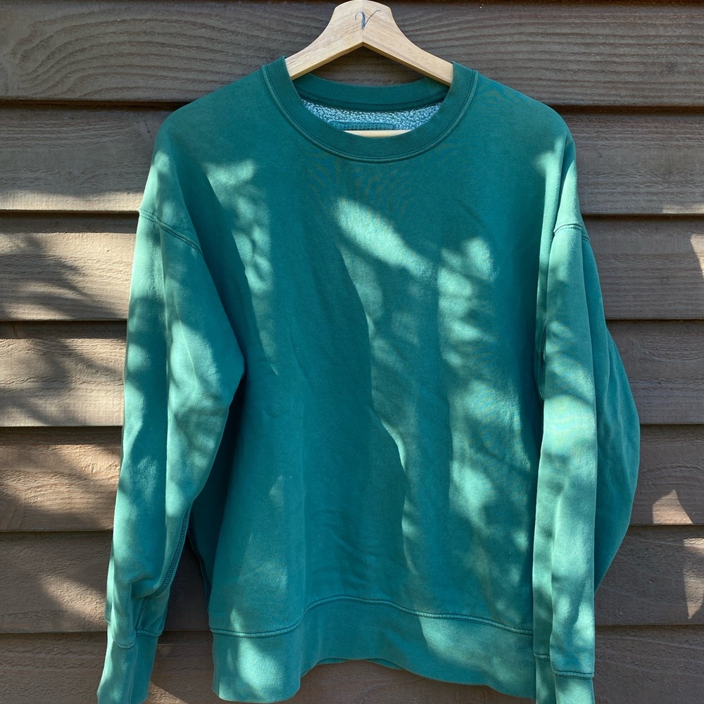 Women’s green cozy cotton pullover sweatshirt